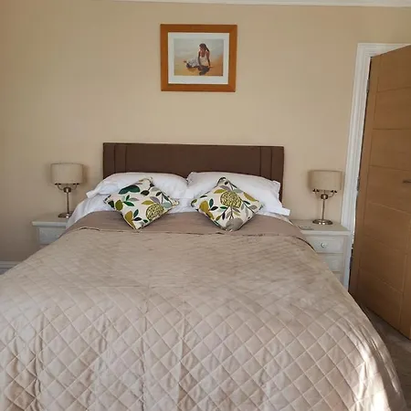 Captain Wills Apartment *